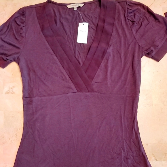RW & CO Women's Deep V short sleeve top NWT - Picture 1 of 2
